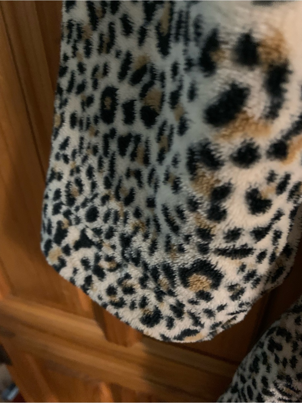 Lylani Leopard-Print Plush Robe, Size Large - Picture 7 of 8